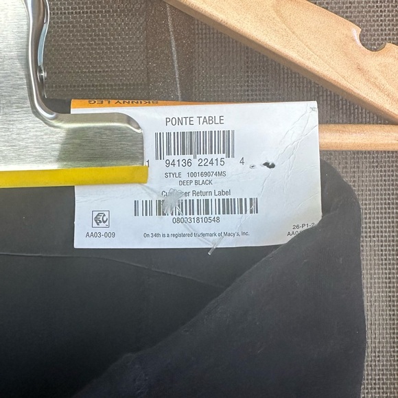 NWT (never worn) On 34th Black Skinny Leg, High Rise Pants, Size Small - Picture 4 of 12